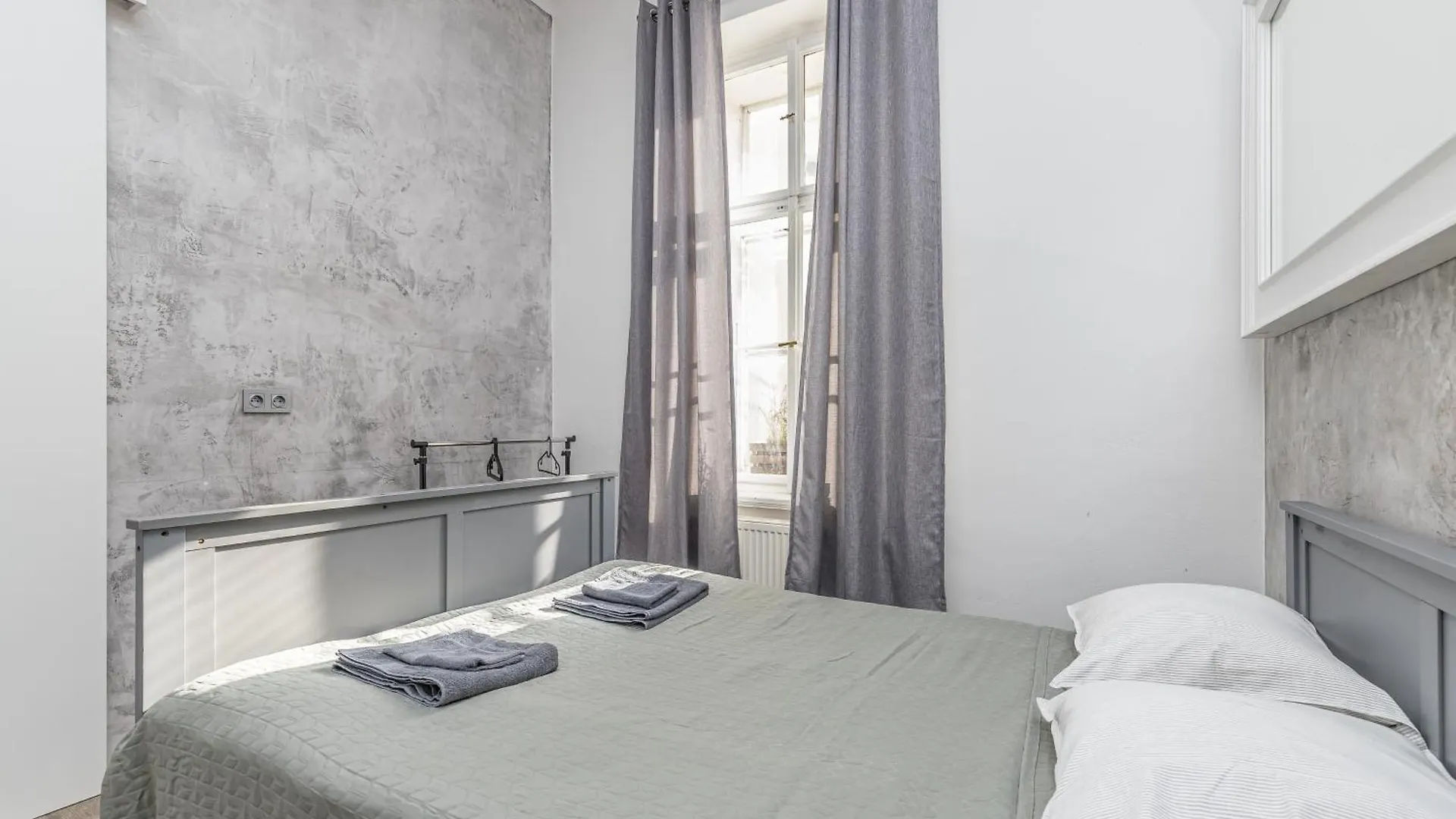 Loft Apartments Praga 0*,